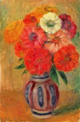 Zinnias em um vaso azul listrado